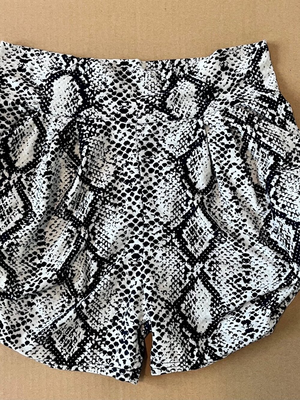 High Waist Snakeskin Print Harem Shorts with Pockets - M